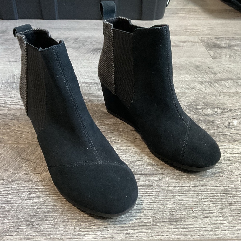 Toms Emery Black Mixed Media Slip On Wedge Ankle Booties Size 7.5